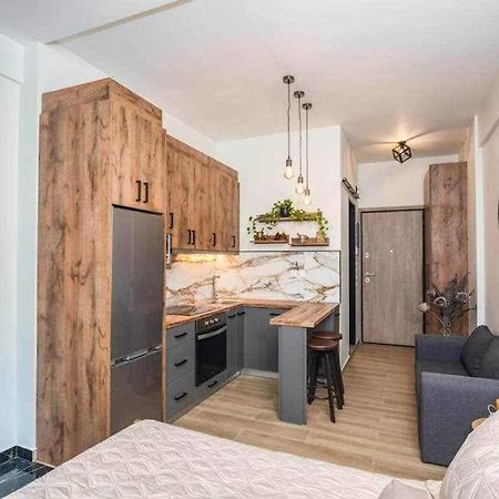 Condo Next To Metro St Athens! Экстерьер фото