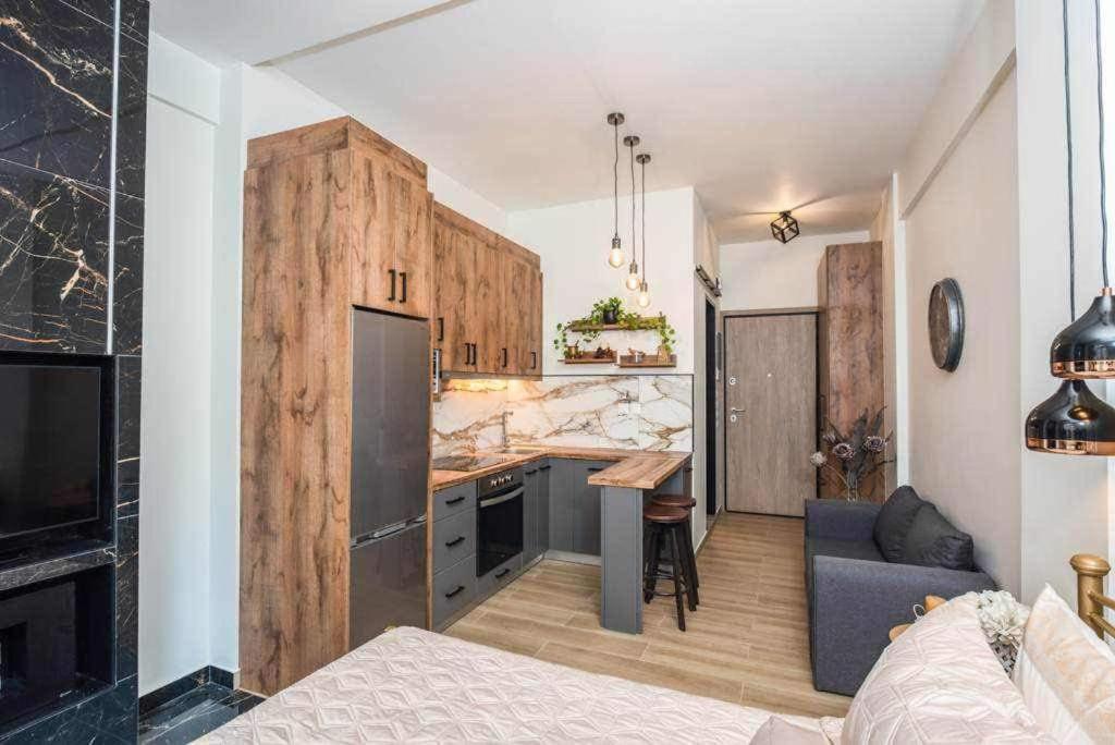 Condo Next To Metro St Athens! Экстерьер фото
